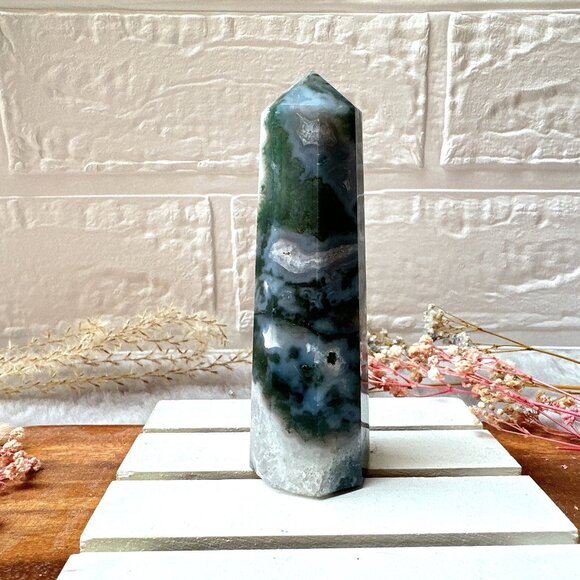 Gorgeous Moss Agate Tower - Picture 6 of 9